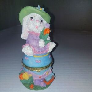 Bunny jewelry holder